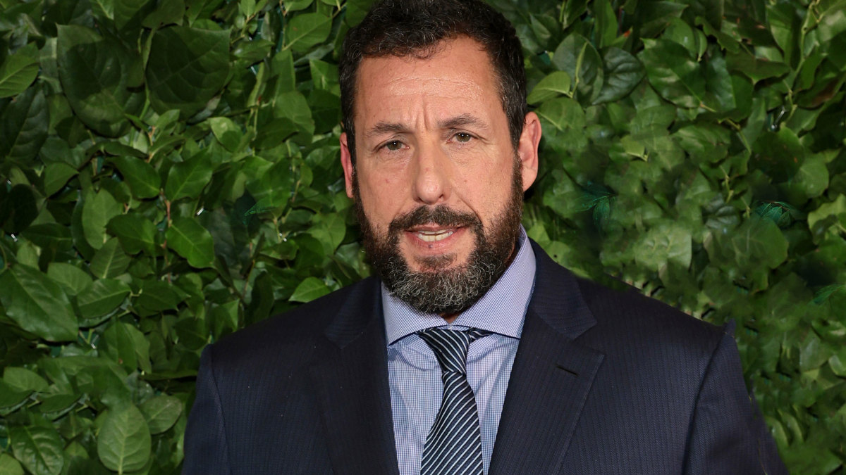 TV8 md Adam Sandler este cel mai bine plătit actor de la Hollywood