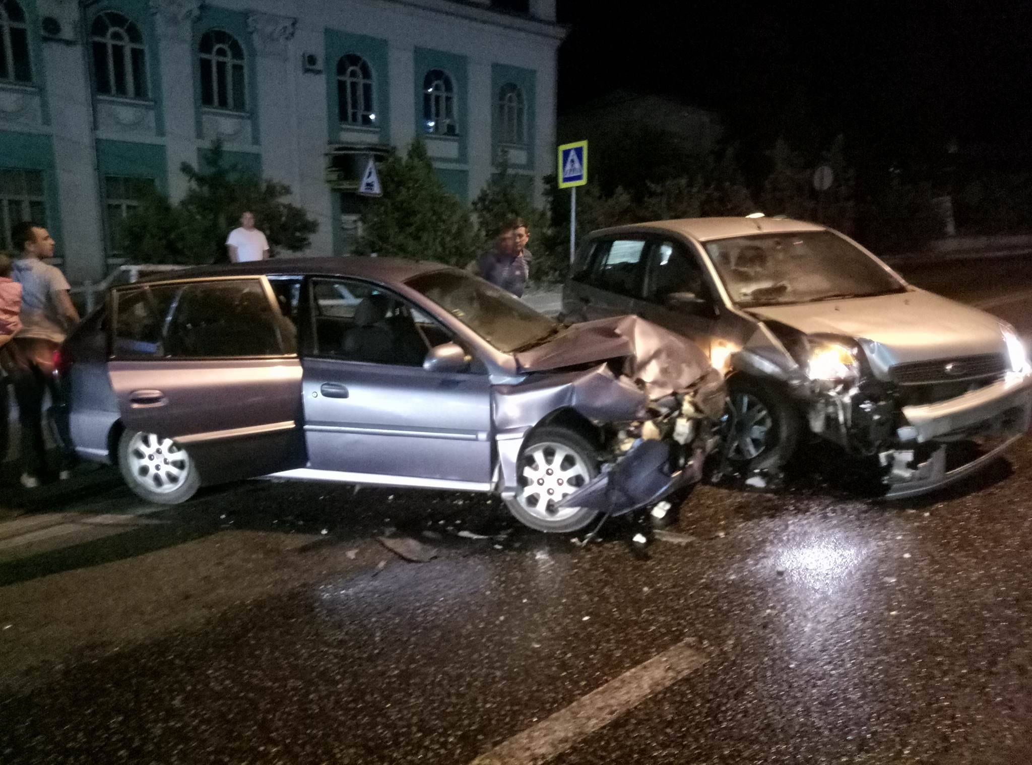 Accident violent: Două automobile s-au izbit în apropiere de Autogara Nord