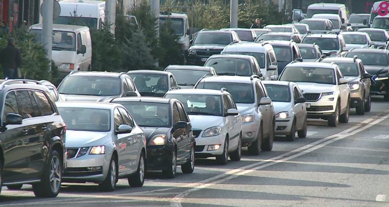 ambuteiaje-strada-tv8-mașini