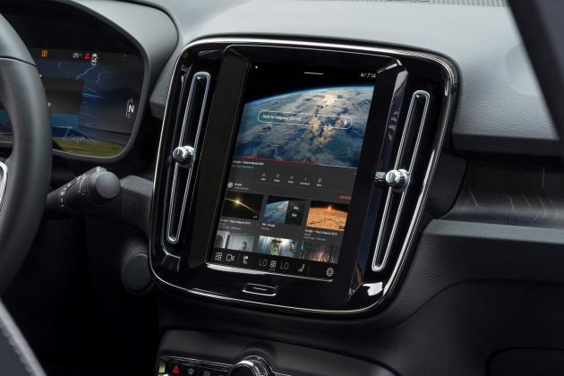 293026_Volvo_C40_with_YouTube_built-in
