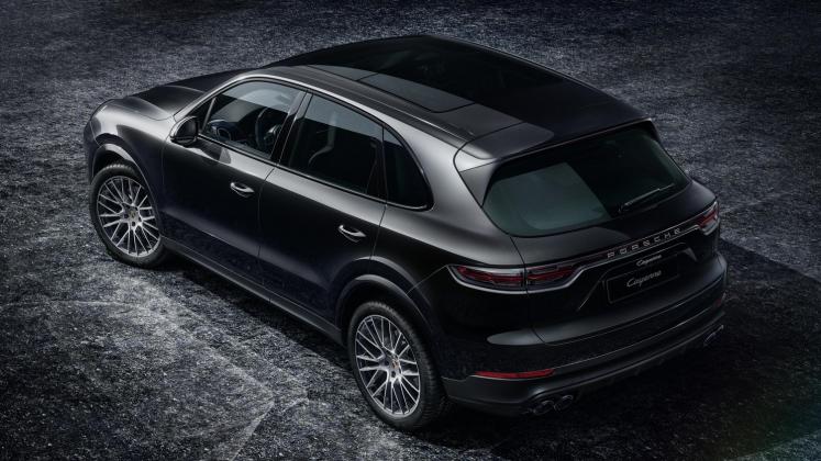 New 2022 Porsche Cayenne Platinum Edition_3
