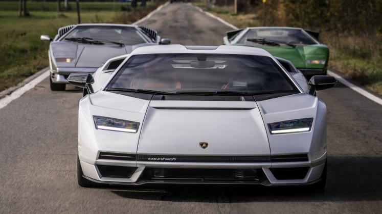 New Lamborghini Countach LPI 800-4 road debut_11