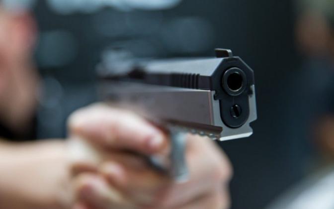 amenintare-cu-pistolul