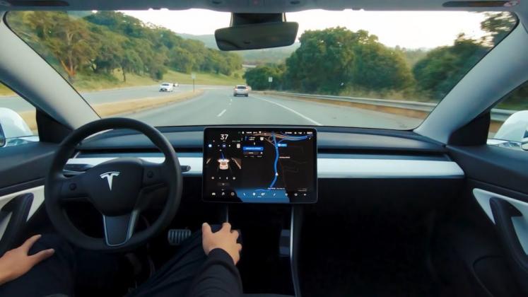 tesla-autopilot-1024x576-1