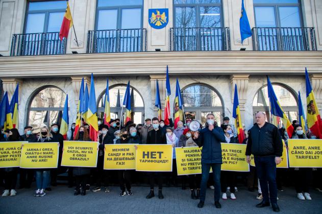 B5I8038web-2048-Protest-ANRE