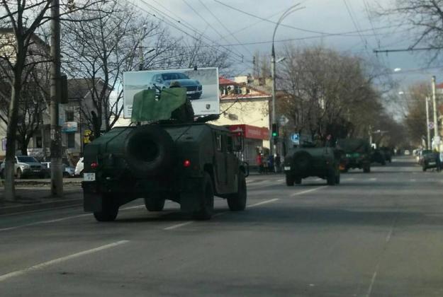 foto--masini-militare--pe-strazile-din-chisinau--ministerul-apararii-sunt-antrenamente-1423494857