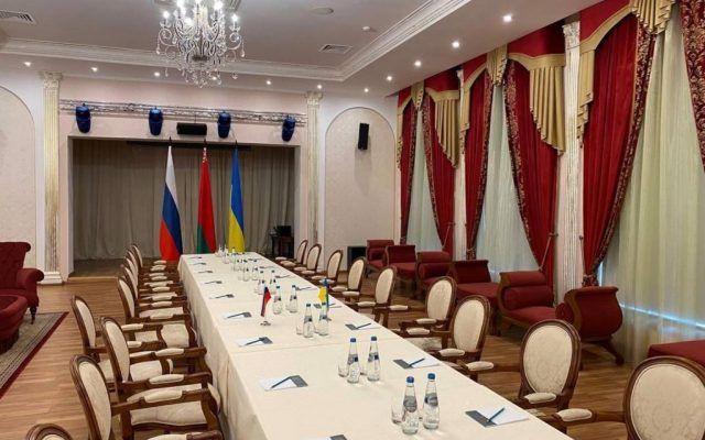 sala-negocieri-rusia-ucraina-belarus-razboi-sala-negocieri-640x400-1646029806ib3bhxv