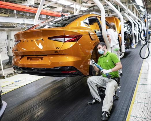 220214-skoda-enyaq-coupe-iv-production-2_