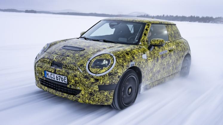 New MINI Cooper electric prototype testing ice_1