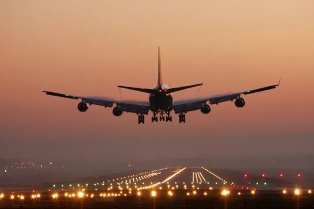 Avion Foto:Gareth Fulle