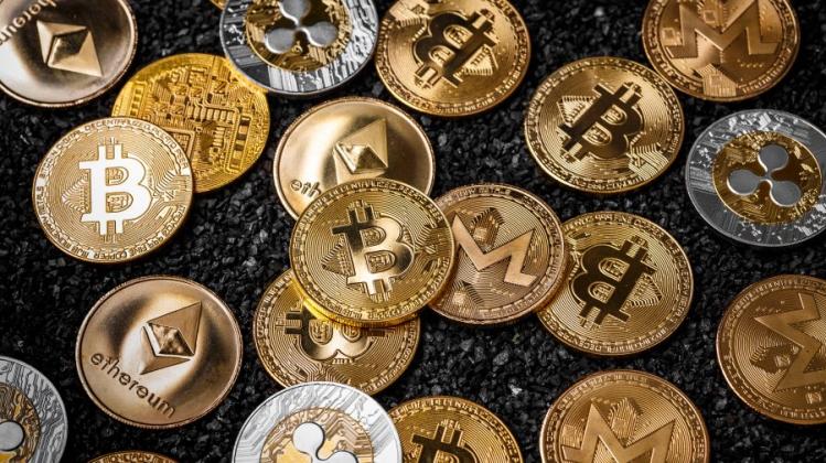 stack-of-cryptocurrencies-P37HX95-900x505