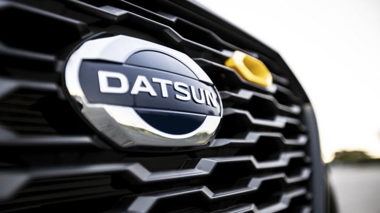 datsun logo