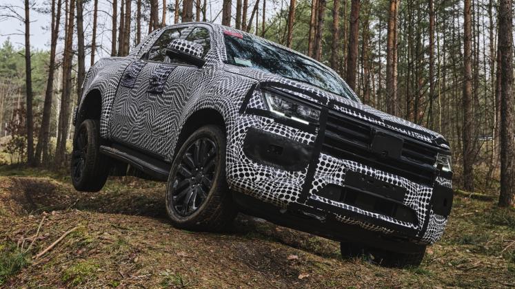 New 2022 VW Amarok camo testing_30