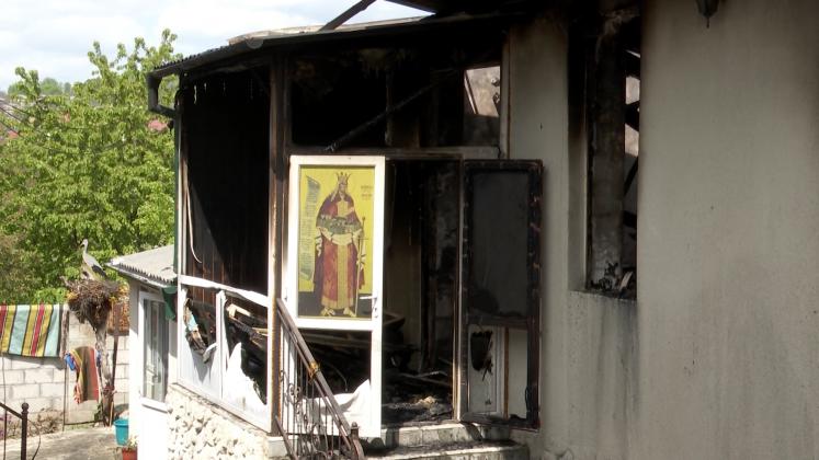 n191626v15_BISERICA INCENDIU.mxf.00_00_42_08.Still002
