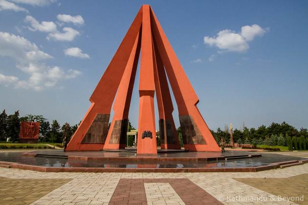 Victory-Memorial-and-Eternal-Flame-Chisinau-Moldova-2
