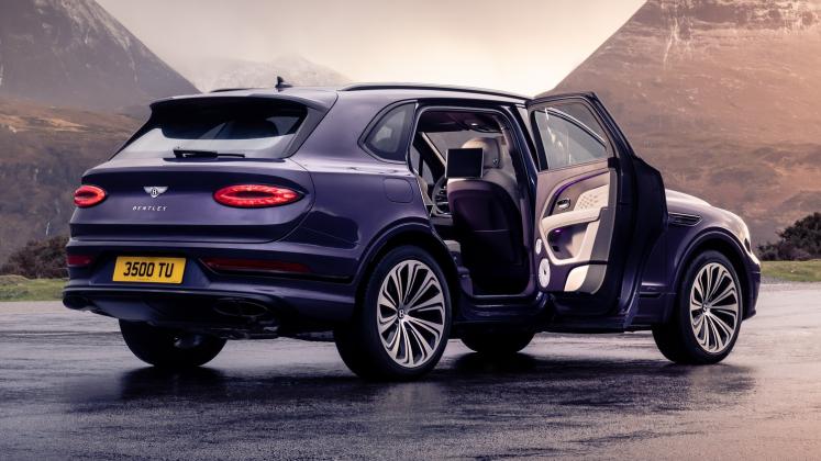 New 2022 Bentley Bentayga EWB_25