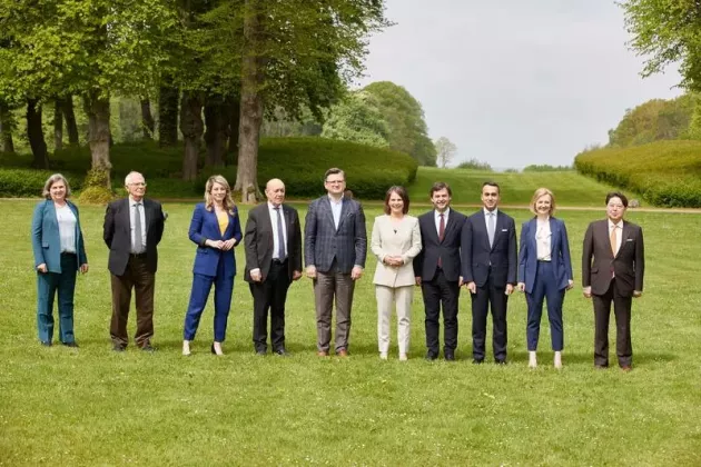 g7