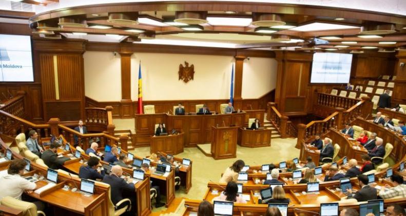 parlament-1920x1020-c-default