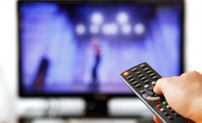 watching-tv-465x215