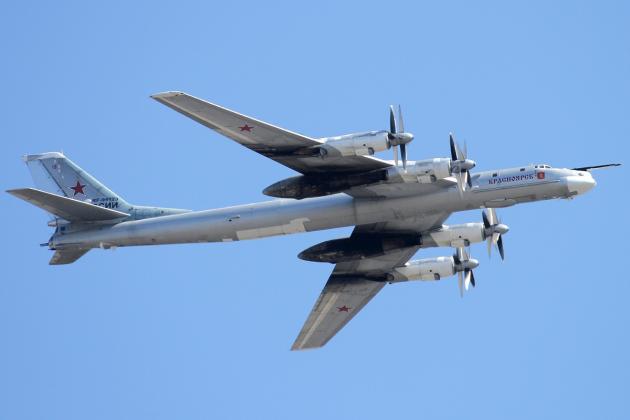 Tupolev_Tu-95_Bear,_Russia_-_Air_Force_JP7607398