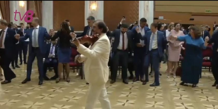hora unirii 