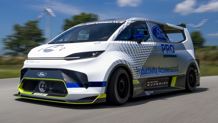 New 2022 Ford Pro Electric SuperVan_64