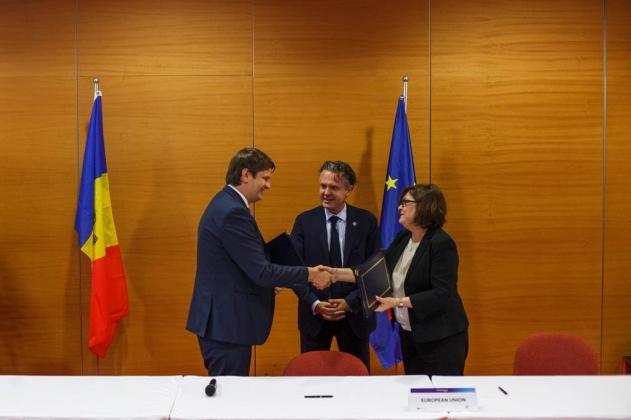 Spînu semnează acrod