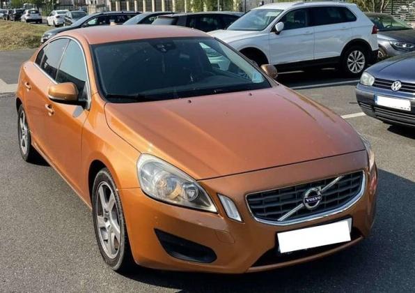 mașină furată și accidentată