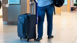 /VIDEO/ Surpriză la Aeroportul Chișinău: Ce au găsit vameșii în bagajul unui pasager