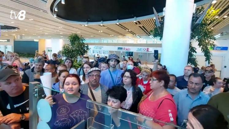 SCANDAL AEROPORT