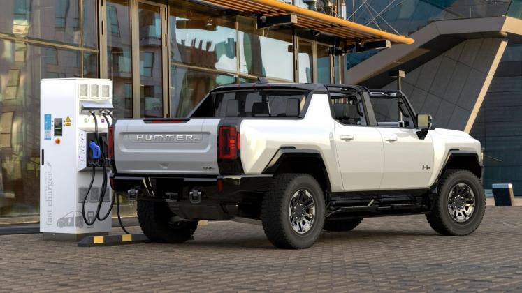 ev_hummer_charging