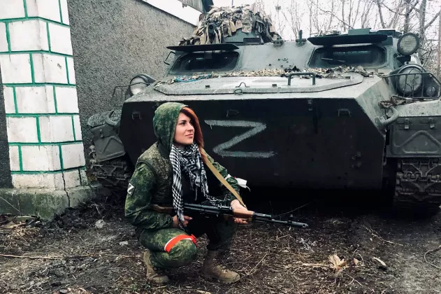 femeie rusia soldat