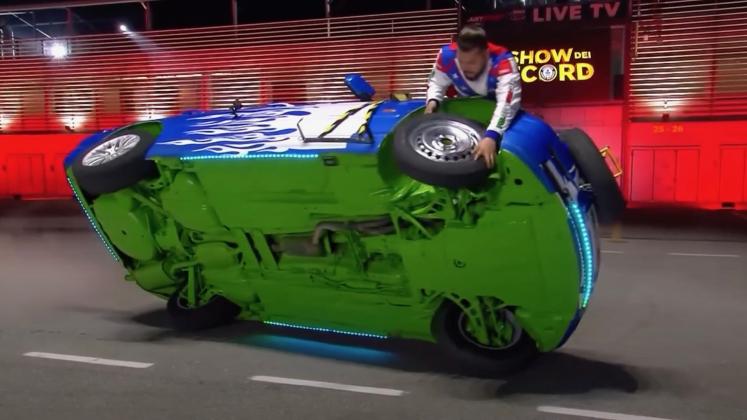 record tire change on moving car