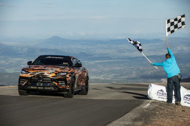 Lamborghini Urus Pikes Peak record 2022_11