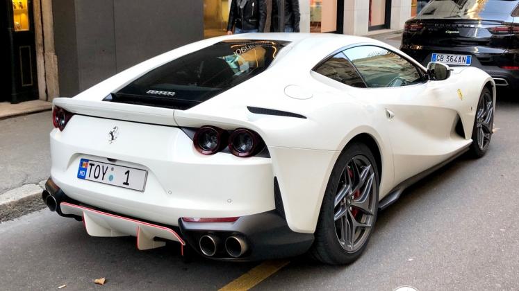 ferrari-812-superfast-c400325012021185820_1