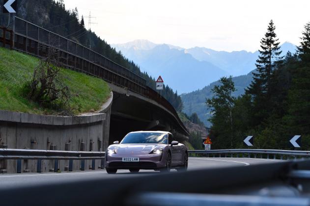 Porsche Taycan record trip_3