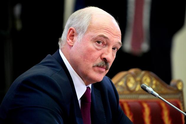 lukashenko-o-zriteljah-na-hokkee-10-dnej-proshlo-vse-zhivy-i-zdorovy-ni-odnoj-problemy_15860282341470991436