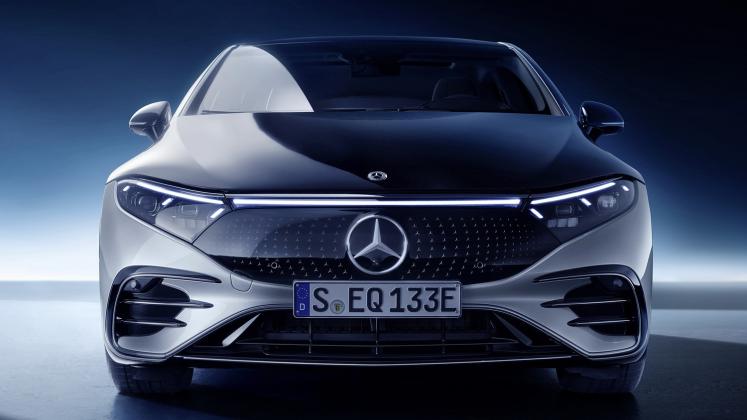 Mercedes-Benz radiator grille history_24