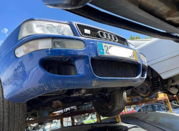 Audi RS2 Junkyard in Portugal_0