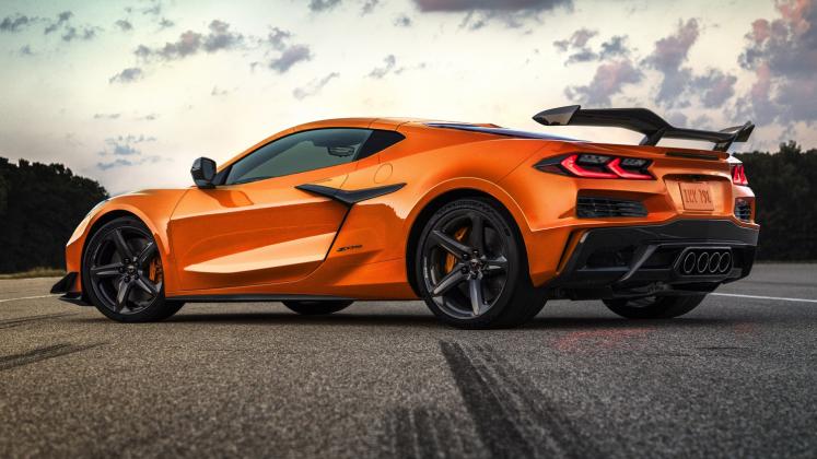 2023-Chevrolet-Corvette-Z06-002