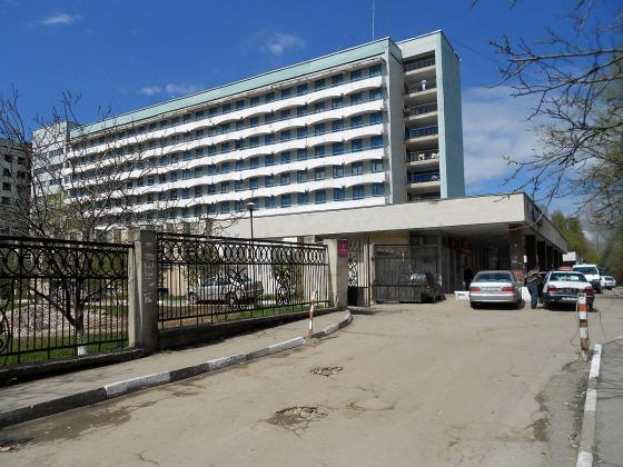 1200px-Spitalul_Clinic_Municipal_Bălți_03