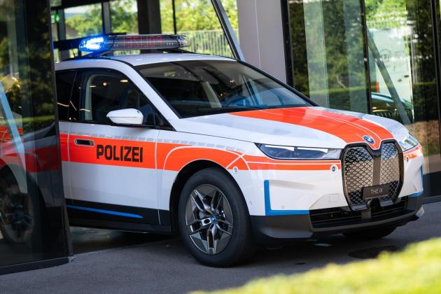 BMW ix police Switzerland_7