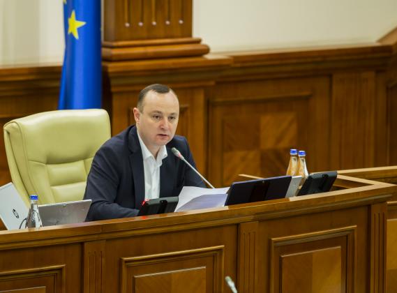 Vlad Batrîncea foto Parlament