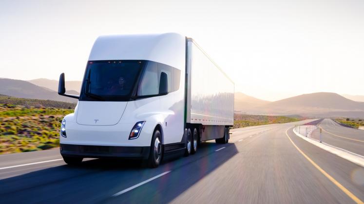Tesla Semi 2022 electric truck_15