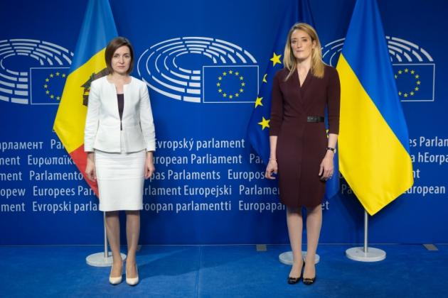 Maia Sandu si Roberta Metsola -