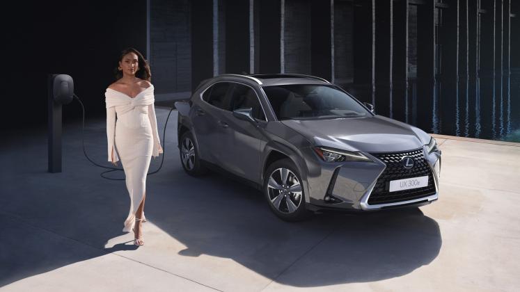 New 2023 Lexus UX 300e_0