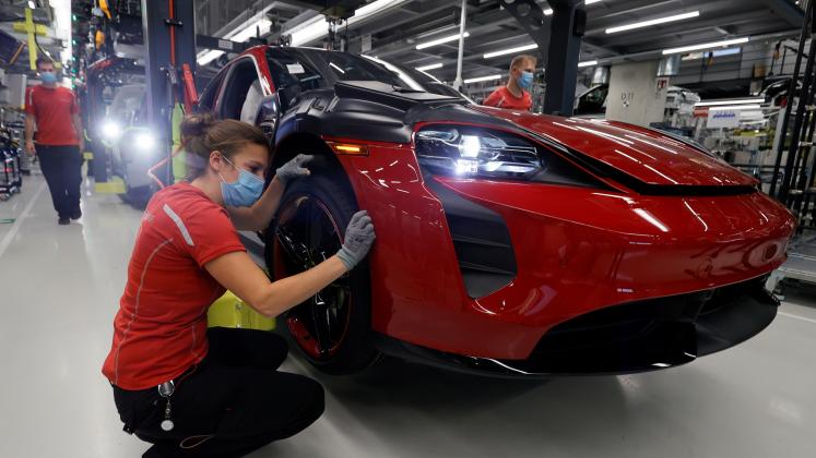 porsche taycan factory