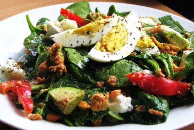 656x440_salata-de-spanac-cu-somon-si-avocado-154394
