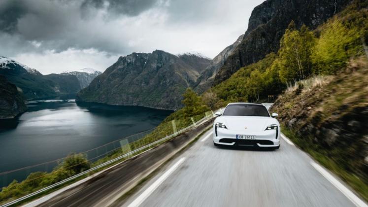 porsche taycan