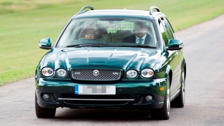 2009 Jaguar X-Type Estate Ex-HM Queen Elizabeth II_1